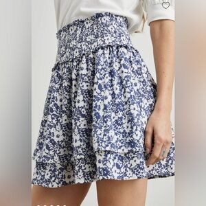 Rails Addison Skirt
Texture Floral  Blue Skirt size XL